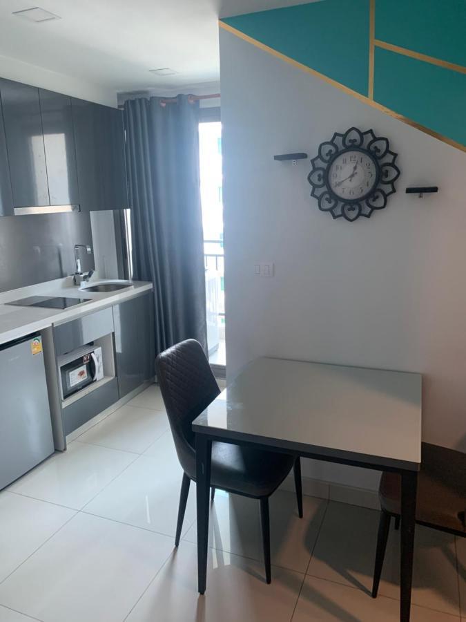 High Floor Pool View Near Walking Street Arcadia 高楼层泳池景 高速网络 智能电视 Apartemen