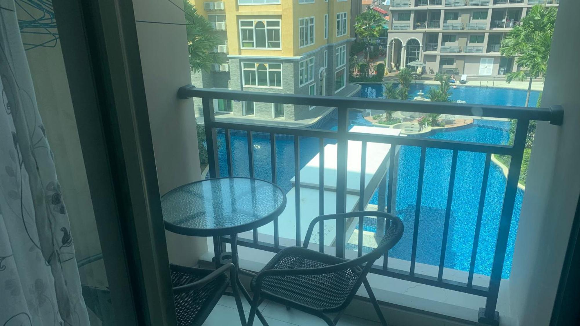 High Floor Pool View Near Walking Street Arcadia 高楼层泳池景 高速网络 智能电视 Pattaya