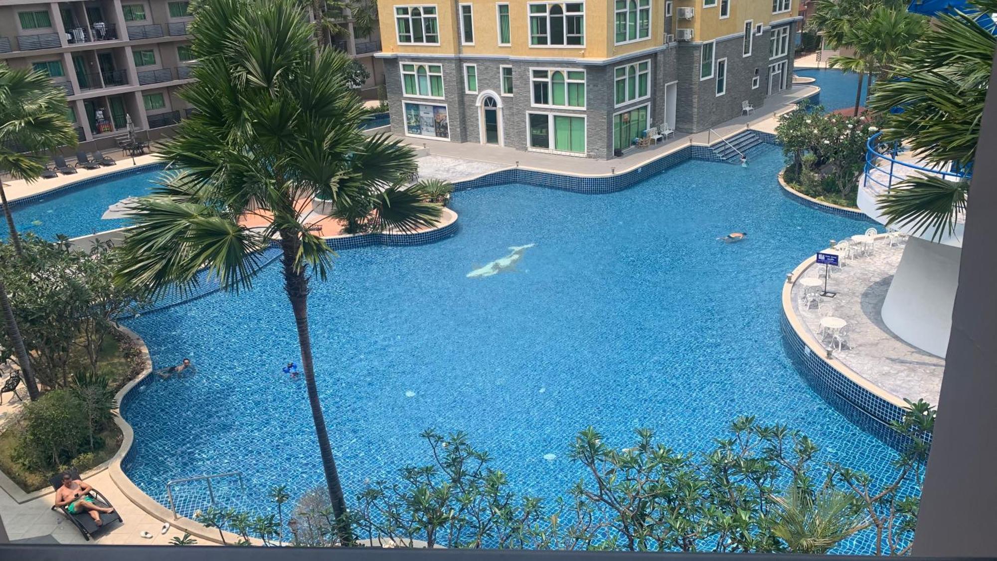 High Floor Pool View Near Walking Street Arcadia 高楼层泳池景 高速网络 智能电视 * Pattaya