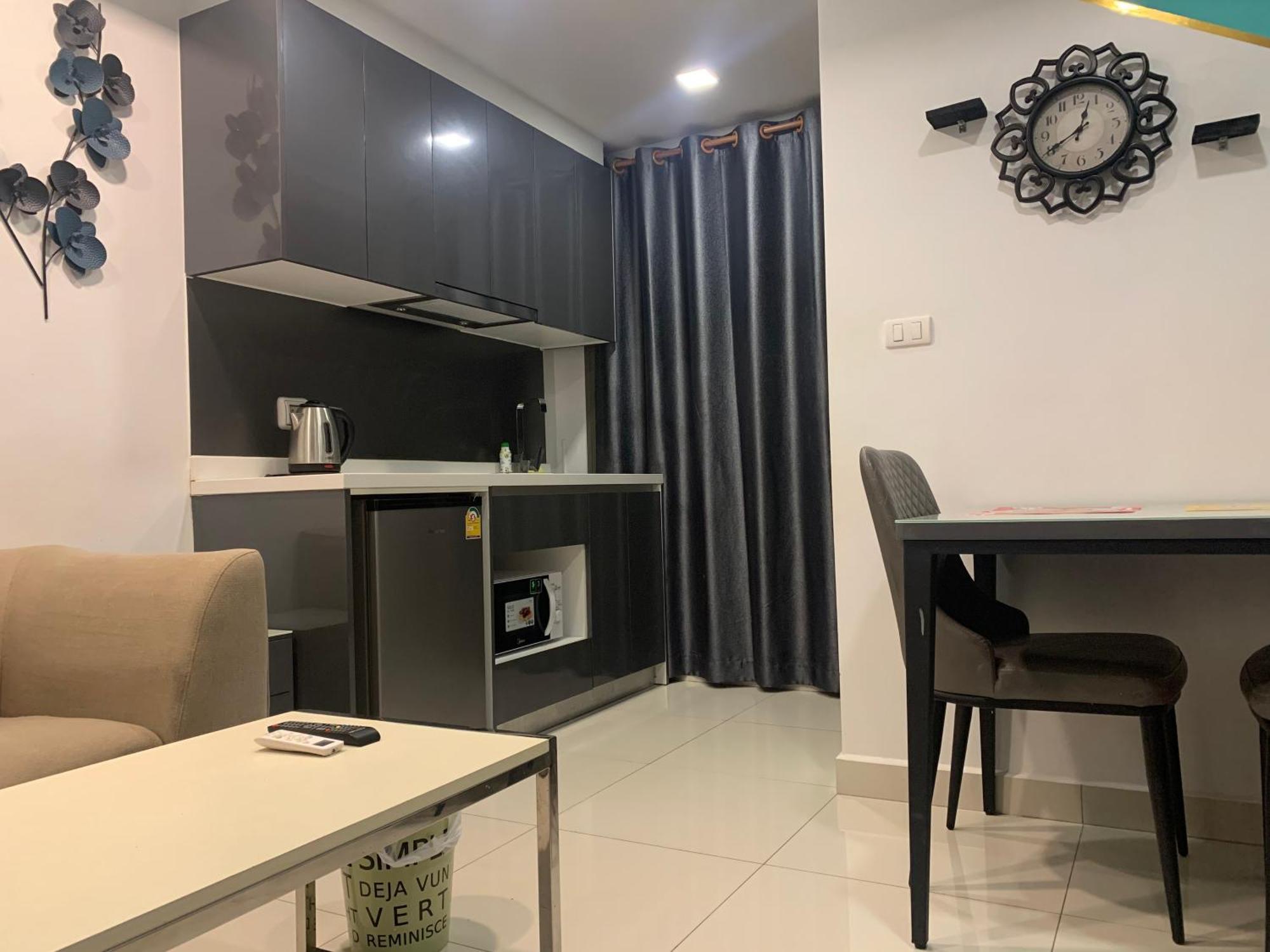 Apartemen High Floor Pool View Near Walking Street Arcadia 高楼层泳池景 高速网络 智能电视 Pattaya
